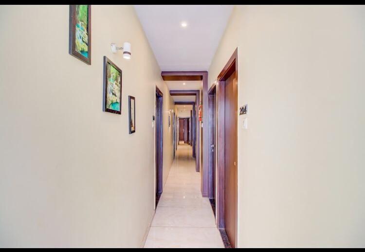 Hotel Emerald Near T2 International Airport Bombaj Zewnętrze zdjęcie