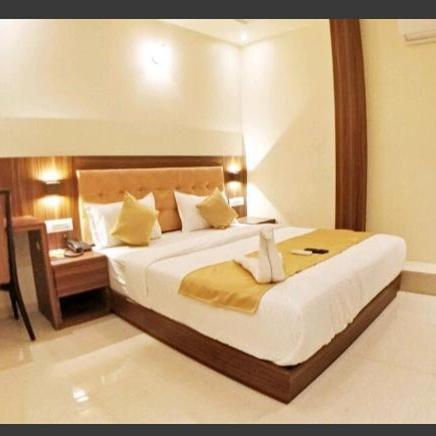 Hotel Emerald Near T2 International Airport Bombaj Zewnętrze zdjęcie